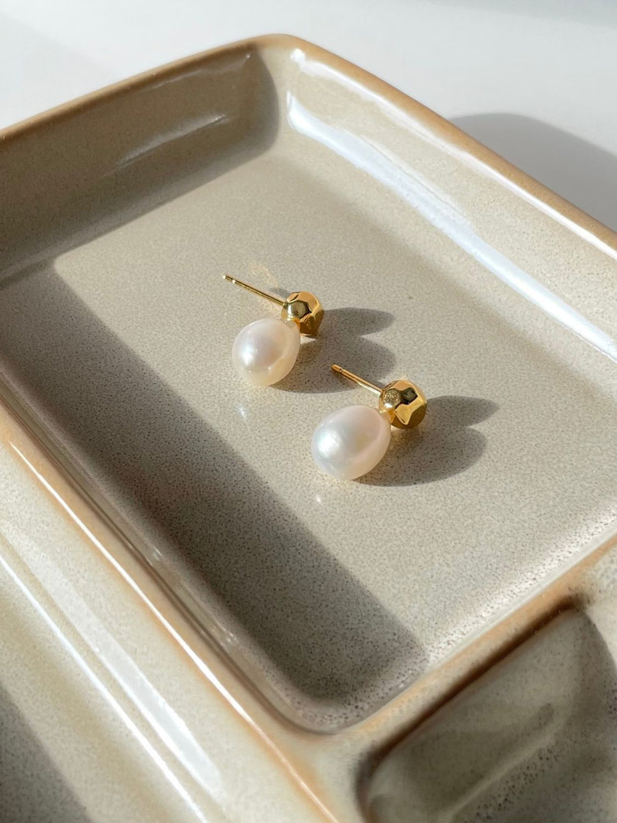 Freshwater  Pearl Stud Earrings